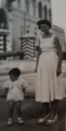 Jeanne Le Faou sur le Rocher de Monaco avec son fils Michel.png